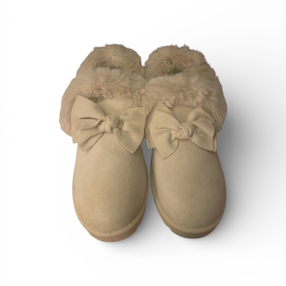 Rouge Helium Cozy Faux Fur Bow Platform Slippers Size 10 Cream NWOT